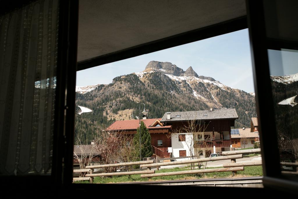 Appartamento Doleda Canazei Szoba fotó